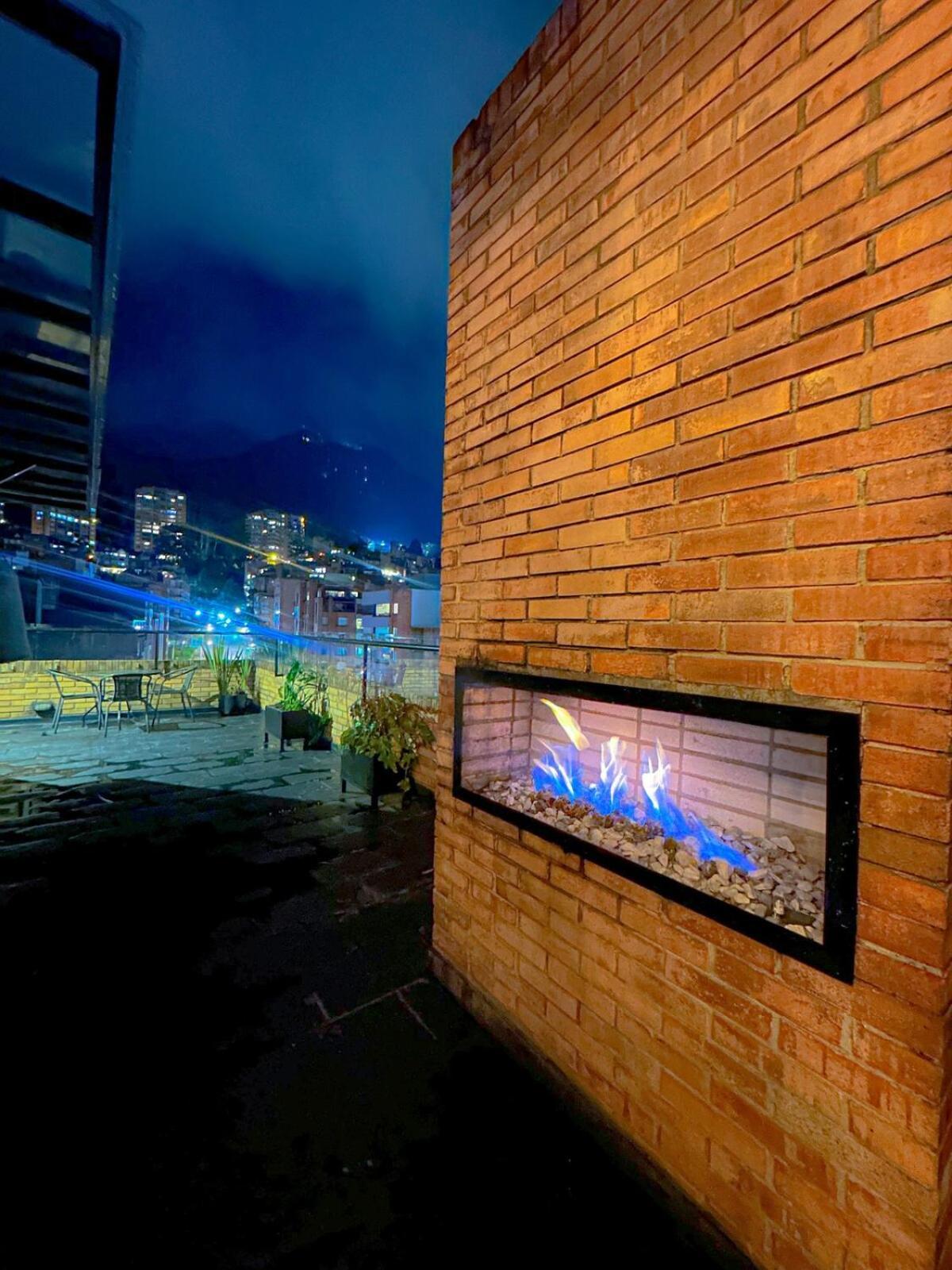 A Penthouse With A Luxury Jacuzzi And Panoramic View *